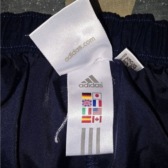 Womans Adidas capris(CAP11) - Picture 5 of 10